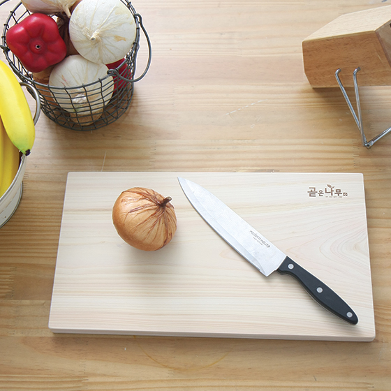 Single-sided cutting board